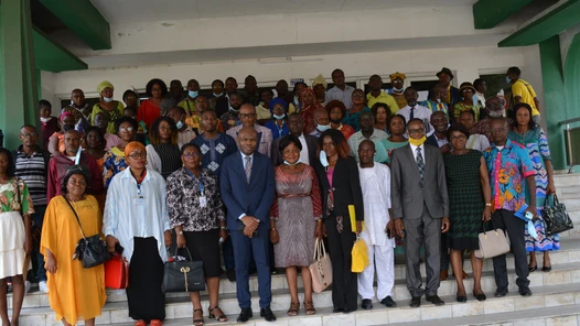 Réunion de concertation avec les chefs des établissements de Douala 1er